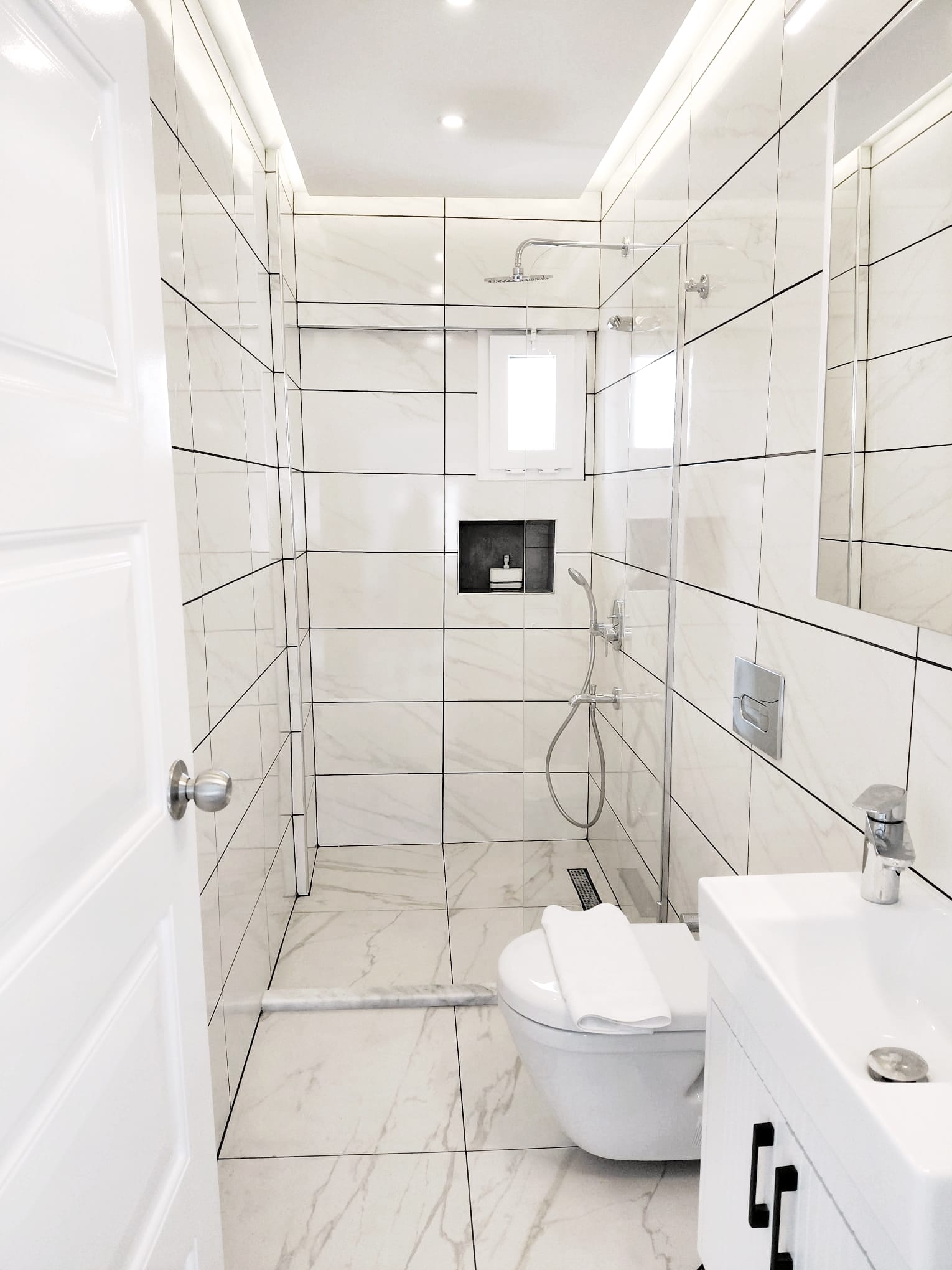 Main bathroom