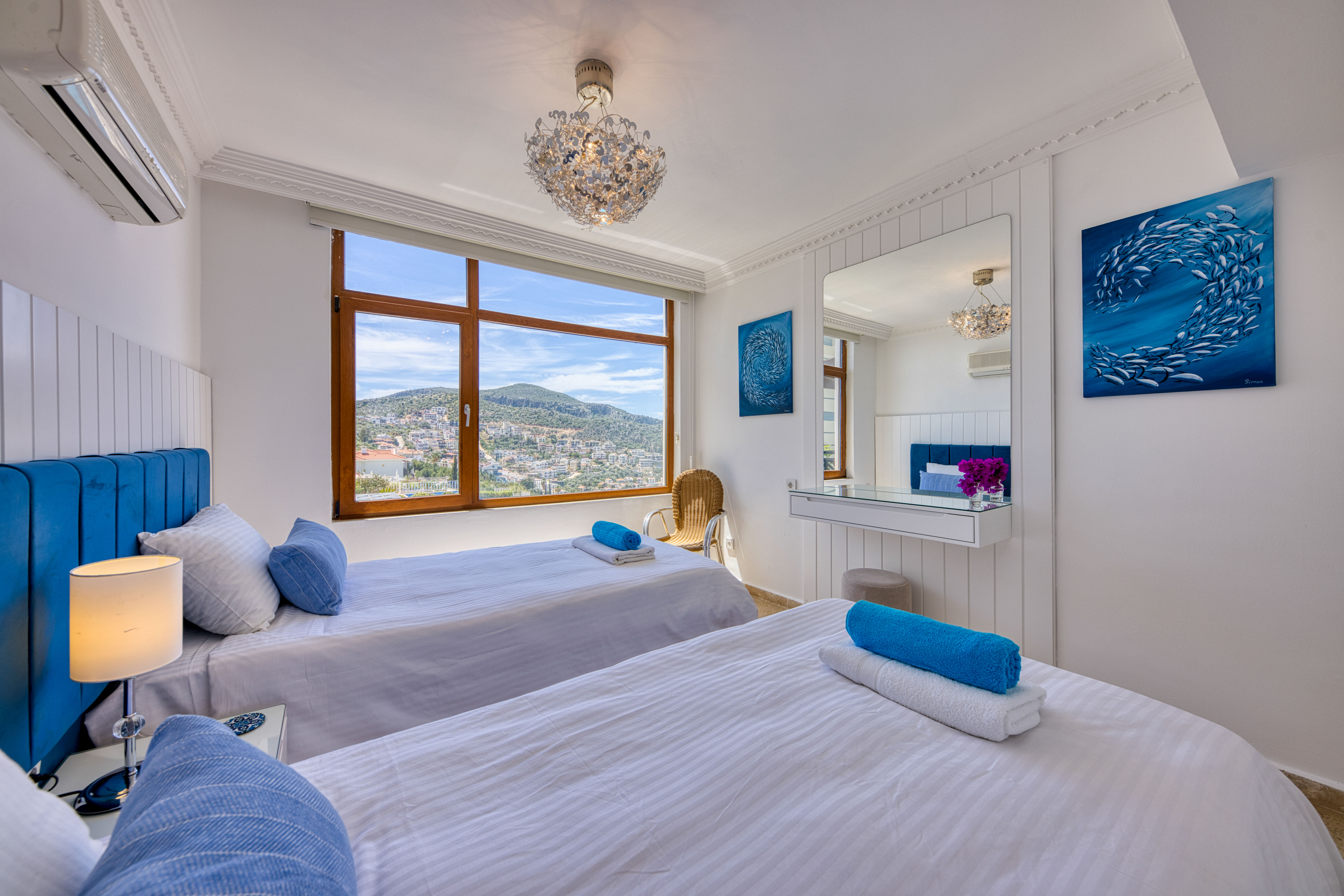 Twin Bedroom with views of the hills